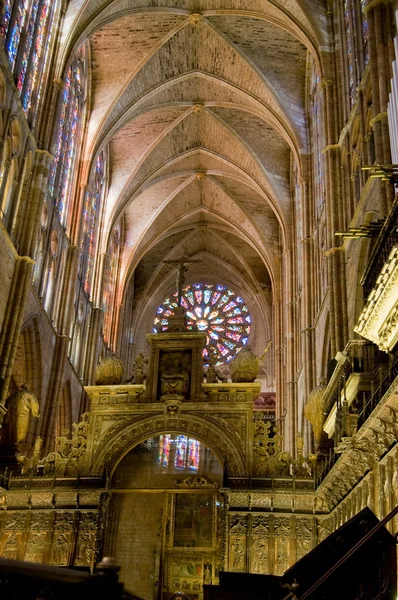 Kören i santa maria de leon katedralen i leon. Spanien — Stockfoto