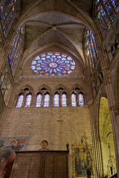 Бічні ганку собору Санта-Марія де Леон в Leon. Іспанія — стокове фото