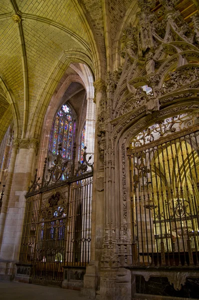 Nef latérale de la cathédrale Santa Maria de Leon à Léon. Espagne — Photo