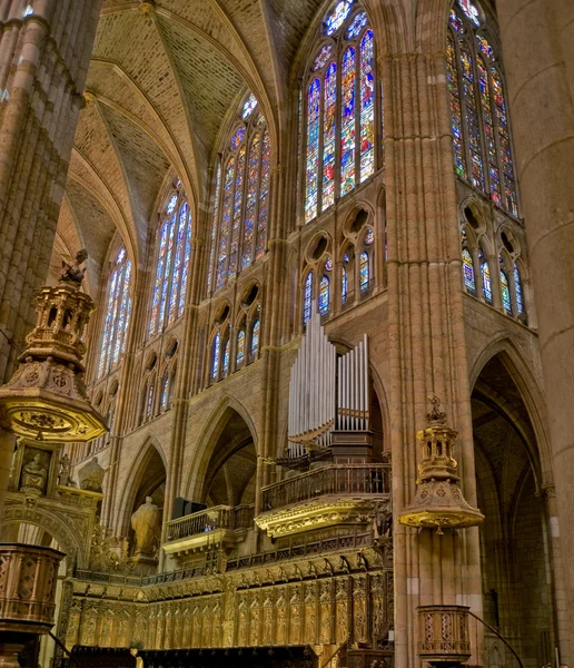 Koor in santa maria de leon kathedraal. Leon, Spanje — Stockfoto
