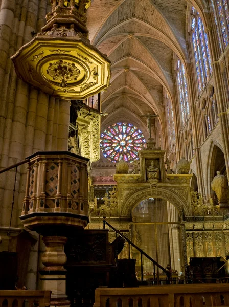 Coro na Catedral de Santa Maria de Leon. Leon, Espanha — Fotografia de Stock