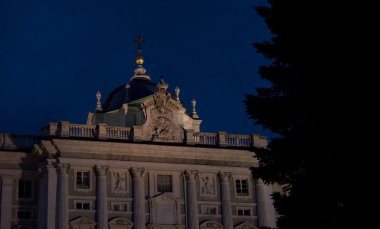 Kraliyet Sarayı'nın Kuzey Cephe. Madrid, İspanya.