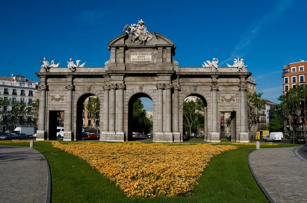 stock image Alcala Gate (Puerta de Alcala) in Independence Square. Madrid, S