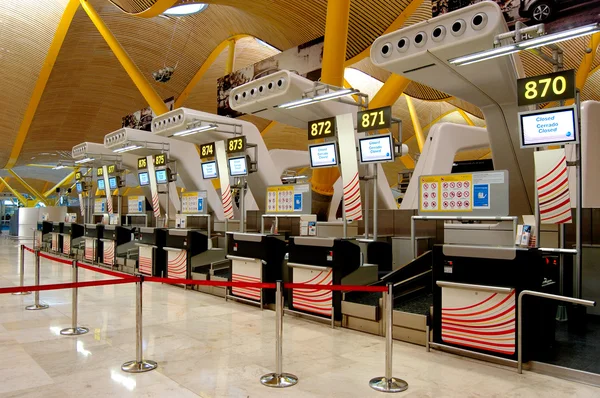 Nieuwe terminal t4. Luchthaven Barajas, madrid. — Stockfoto
