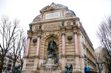 fontaine saint-michel, place saint-michel, paris. Fransa