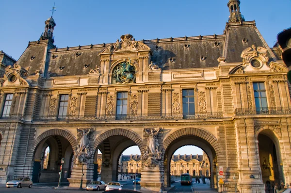 South facade of Louvre Museum. View from Quai François Mitterran — Stock Photo, Image