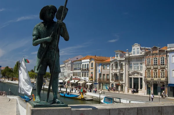 Statua Pescatore nel fiume Vouga. Aveiro, Portogallo — Foto Stock