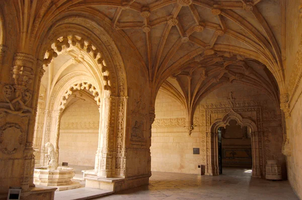 热罗尼姆斯在贝伦，葡萄牙 monastery — 图库照片