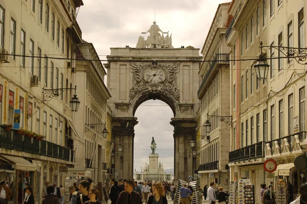 Rua 奥古斯塔的奥古斯塔拱到底部。里斯本葡萄牙 — 图库照片