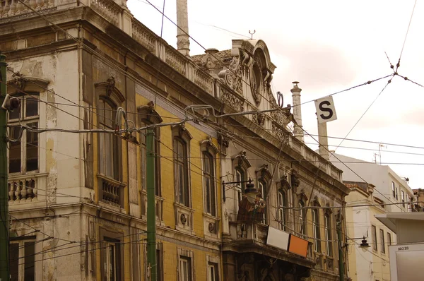 Edifício típico em Lisboa. Portugal — Fotografia de Stock