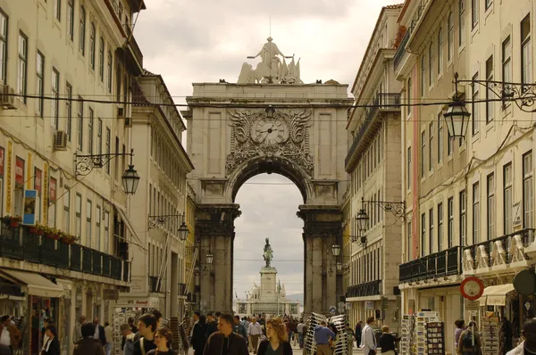 Руа Аугуста с аркой Августы до дна. Лиссабон Стоковое Фото