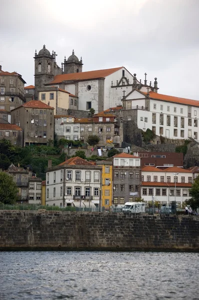 Vista da Catedral de Se a partir do rio douro. Porto, Portugal — Fotografia de Stock