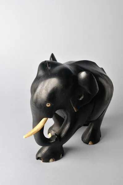 Elefante. Escultura em madeira do Gana  . — Fotografia de Stock
