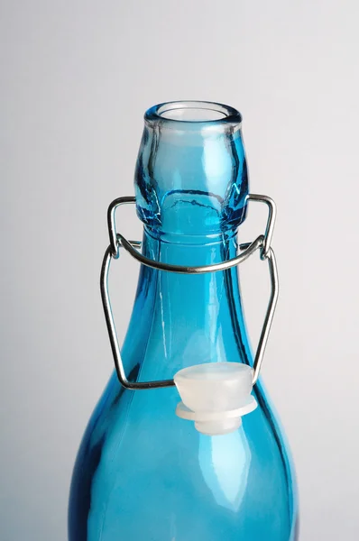 Класична пляшка з навісною кришкою — стокове фото