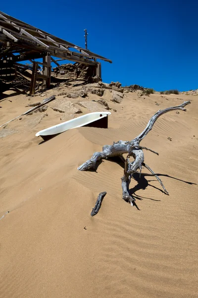Bath on a dune at kolmanskop's ghost town namibia — Stock Photo, Image