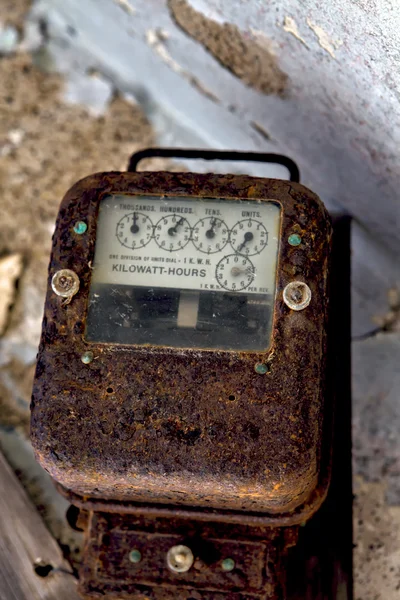 Electricity meter at kolmanskop ghost town near luderitz namibia — Stock Photo, Image