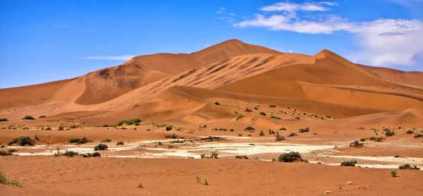Velké duny v Africe na namib naukluft park Namibie v místě zvaném sesriem — Stock fotografie