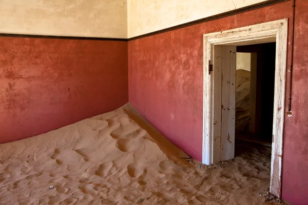Ruïne van een huis in kolmanskop Namibië Afrika — Stockfoto