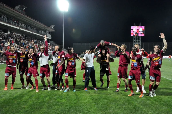 Fußballer feiern einen Sieg — Stockfoto