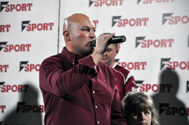 Futbol Kulübü Başkanı at bir konuşma