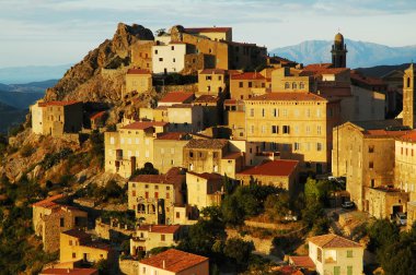 speloncato Köyü, Korsika'geç öğleden sonra ışıklar