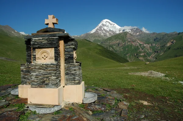 Pohled na horu Kazbek, Kavkaz, Gruzie — Stock fotografie