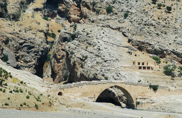 ローマ時代の橋、トルコ — ストック写真