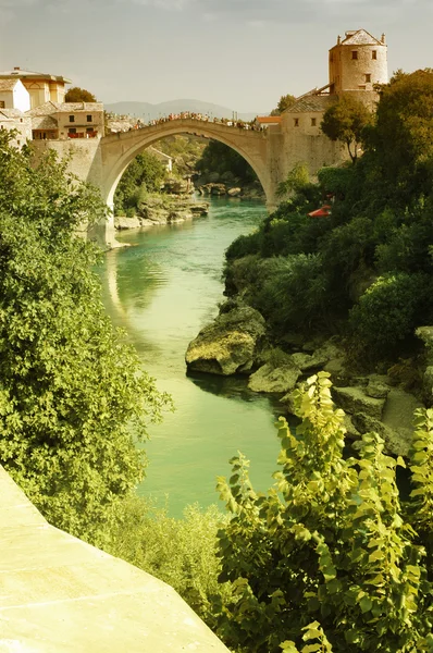 Mostar mit der berühmten Brücke, Bosnien und Herzegowina — Stockfoto
