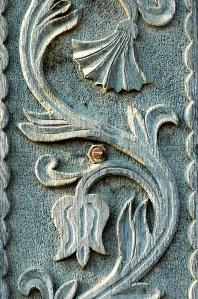Detalhe de madeira esculpida decorativa — Fotografia de Stock
