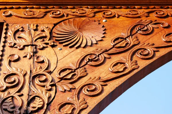 Szczegóły rzeźbione drewniane dekoracyjne — Zdjęcie stockowe