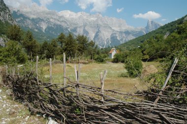 prokletije Dağları, thethi Köyü, Arnavutluk görünümünden