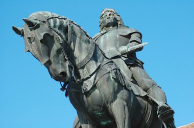 Kral detayını heykel mathias heykel grubu. Cluj napoca, Romanya