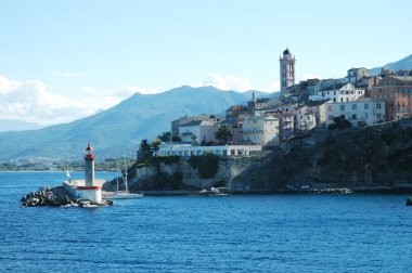 Bastia, liman, deniz feneri ve şehrin görünümünü. Corsica, Fransa