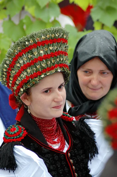 Bride in traditional hungarian clothes — Zdjęcie stockowe