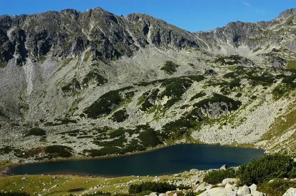 Sjön i retezat nationalpark, Rumänien — Stockfoto