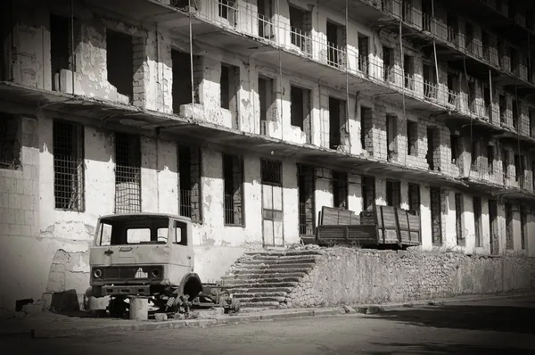 城市舒沙、 纳戈尔诺-卡拉巴赫的亚美尼亚-阿塞拜疆战争后的废墟 — 图库照片