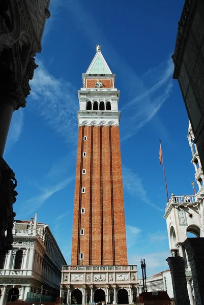 Campanile di san marco (çan kulesi) Venedik, İtalya — Stok fotoğraf