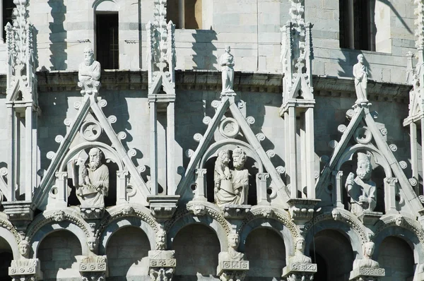 Podrobnosti o miracoli čtvercové památek. Pisa, Itálie — Stock fotografie