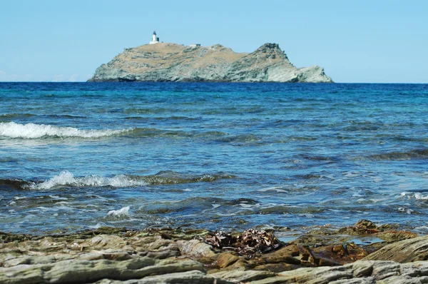 Gyönyörű, tengerre néző és az ile de giraglia island, cap corse, Korzika — Stock Fotó