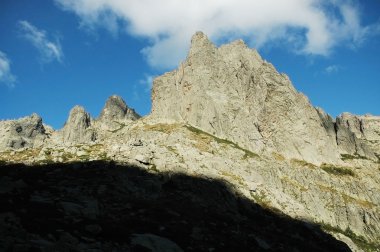 İç kısımda Korsika - muhteşem restonica Vadisi