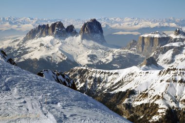 dolomities, dolomiti - İtalya kışın kayak tesisi