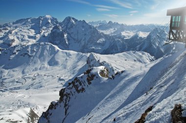 dolomities, dolomiti - İtalya kışın kayak tesisi