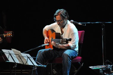 gitarist efsane al di meola yaşamak oynarken