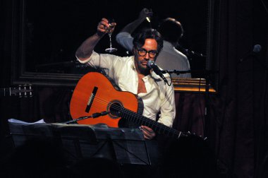 gitarist efsane al di meola yaşamak oynarken