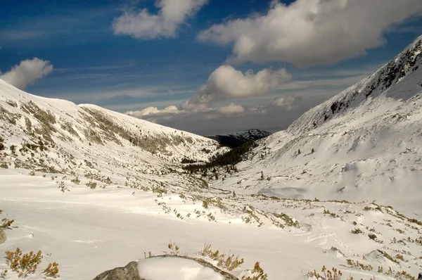 Зимний пейзаж в горе Ретезат, Румыния — стоковое фото