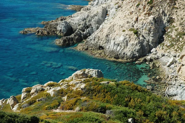 Skaliste wybrzeże na Korsyce, Francja — Zdjęcie stockowe