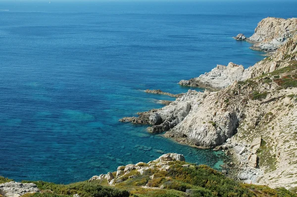 在科西嘉，法国海岸线岩石 — 图库照片