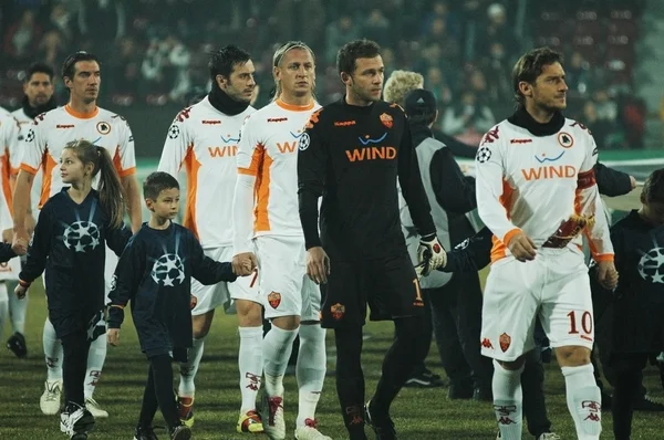 Beginn des Fußballspiels, als roma - cfr cluj — Stockfoto