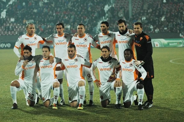 Soccer spel begint, als roma - cfr cluj — Stockfoto