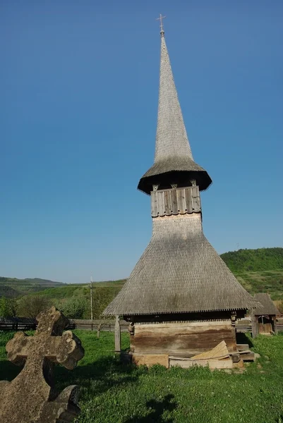 Ancien monastère en bois en Roumanie — Photo
